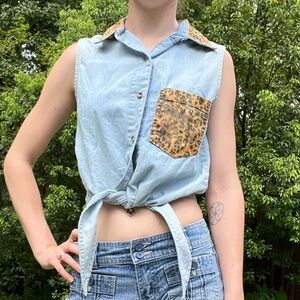 5/$20🛎️ Vintage Hand Painted Top